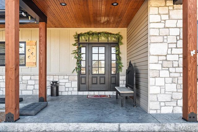 136 Valley Brook Court, Washington, MO 63090