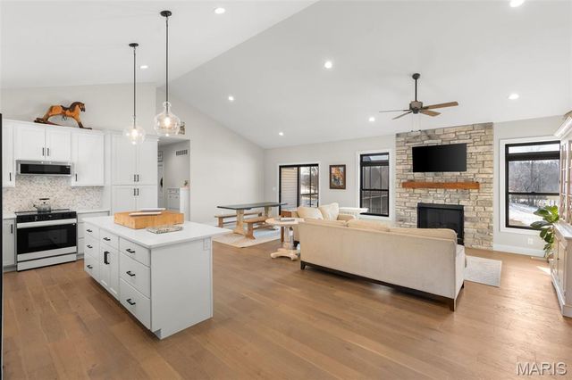 136 Valley Brook Court, Washington, MO 63090