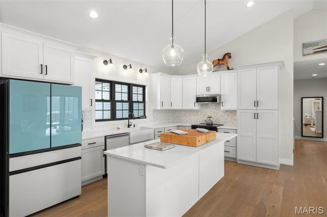 136 Valley Brook Court, Washington, MO 63090