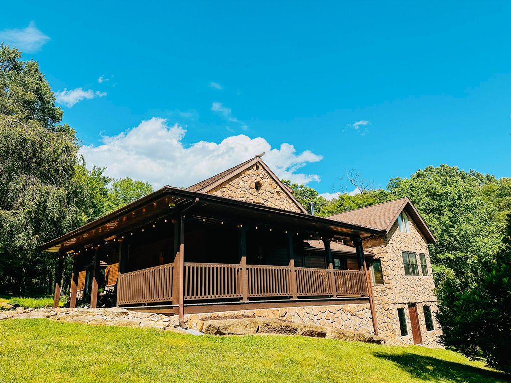 21531 Thompson Ridge Road, Laurelville, OH 43135