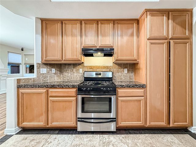 16724 Tim Ln, Lake Balboa, CA 91406