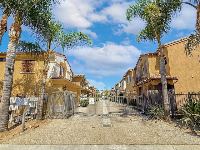 16724 Tim Ln, Lake Balboa, CA 91406