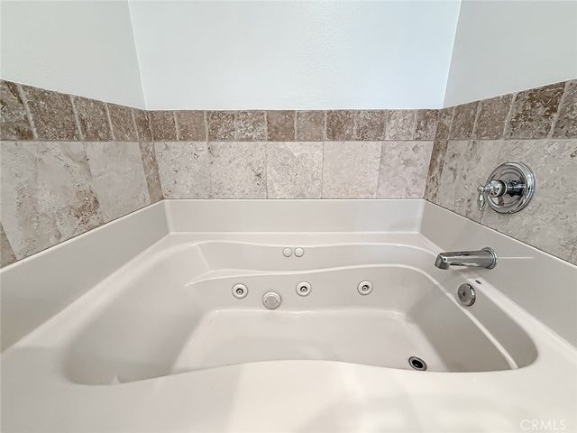 16724 Tim Ln, Lake Balboa, CA 91406