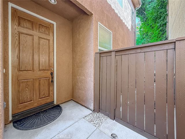 16724 Tim Ln, Lake Balboa, CA 91406