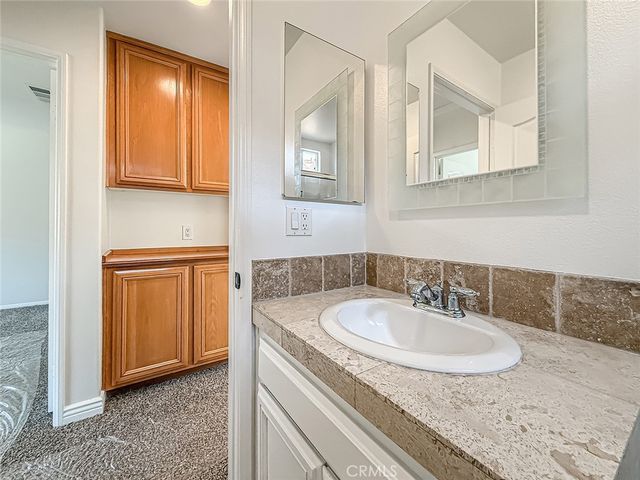 16724 Tim Ln, Lake Balboa, CA 91406