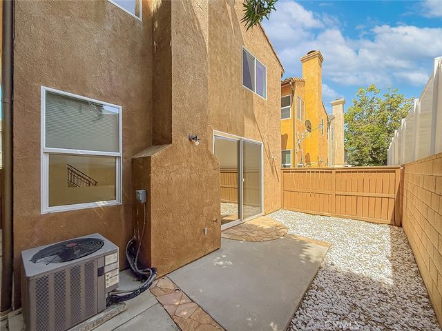 16724 Tim Ln, Lake Balboa, CA 91406