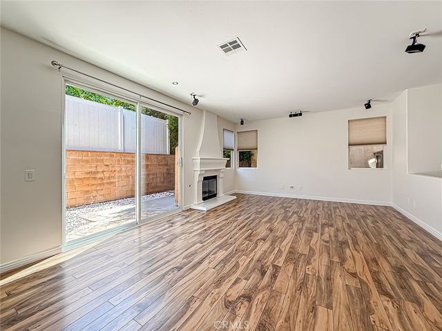 16724 Tim Ln, Lake Balboa, CA 91406