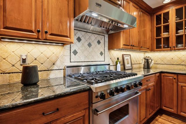 943 Castilleja Court, Los Altos, CA 94024