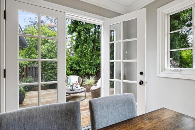 943 Castilleja Court, Los Altos, CA 94024