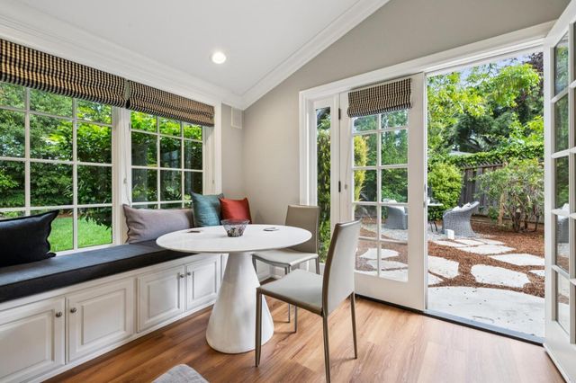 943 Castilleja Court, Los Altos, CA 94024