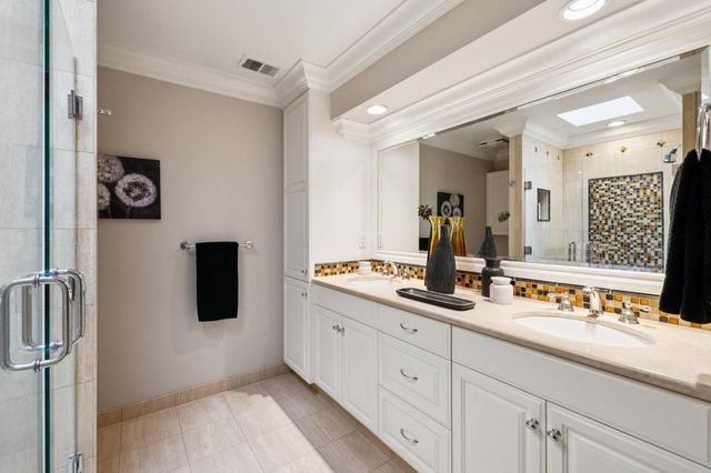 943 Castilleja Court, Los Altos, CA 94024