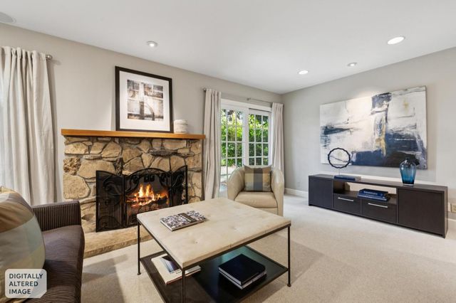 943 Castilleja Court, Los Altos, CA 94024