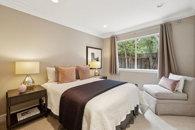 943 Castilleja Court, Los Altos, CA 94024