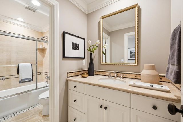 943 Castilleja Court, Los Altos, CA 94024