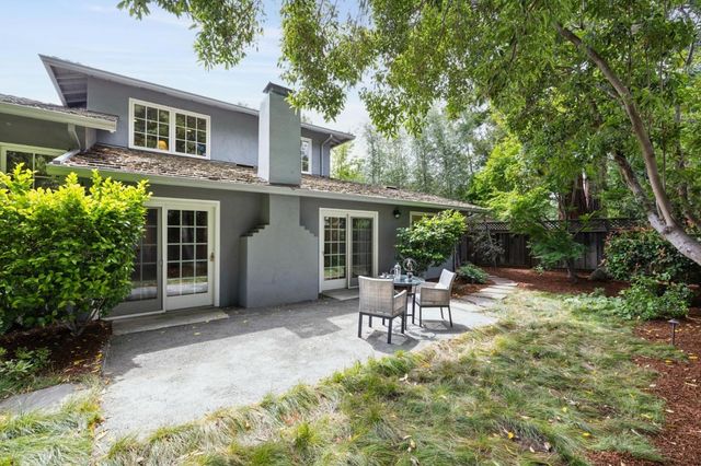 943 Castilleja Court, Los Altos, CA 94024
