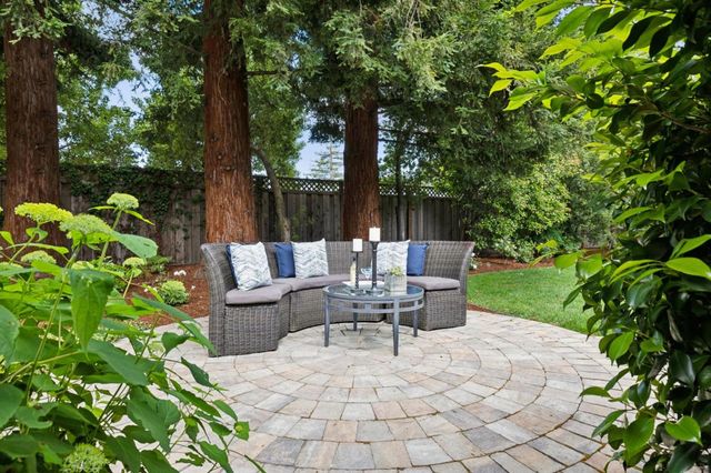 943 Castilleja Court, Los Altos, CA 94024
