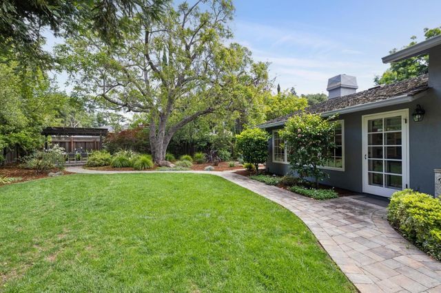 943 Castilleja Court, Los Altos, CA 94024