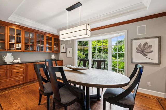 943 Castilleja Court, Los Altos, CA 94024