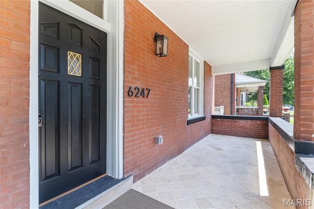 6247 Magnolia Avenue, St Louis, MO 63139