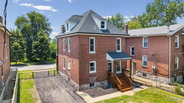 6247 Magnolia Avenue, St Louis, MO 63139
