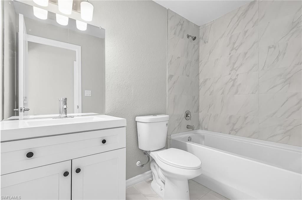 Image 14 of property listing at 1128 NW 9th TER, Cape Coral, FL 33993