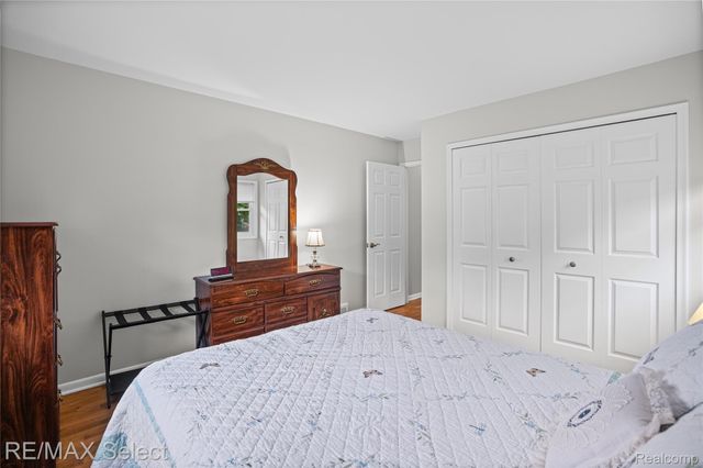 1333 Hidden Oaks Court, Flint Charter Township, MI 48507