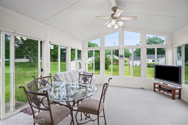 1333 Hidden Oaks Court, Flint Charter Township, MI 48507