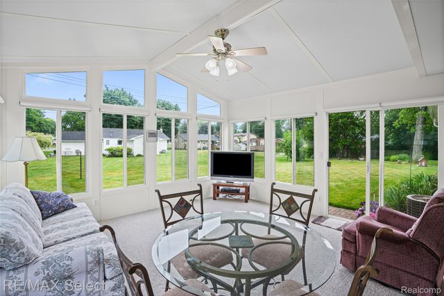 1333 Hidden Oaks Court, Flint Charter Township, MI 48507