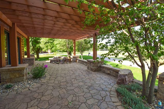 27106 Eagle Ridge Pl Place, Harrisburg, SD 57032