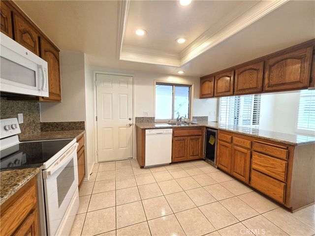 3709 S Sea Cliff, Santa Ana, CA 92704