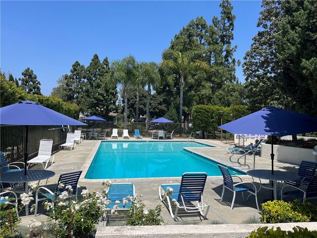 3709 S Sea Cliff, Santa Ana, CA 92704