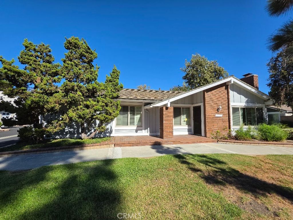 3709 S Sea Cliff, Santa Ana, CA 92704