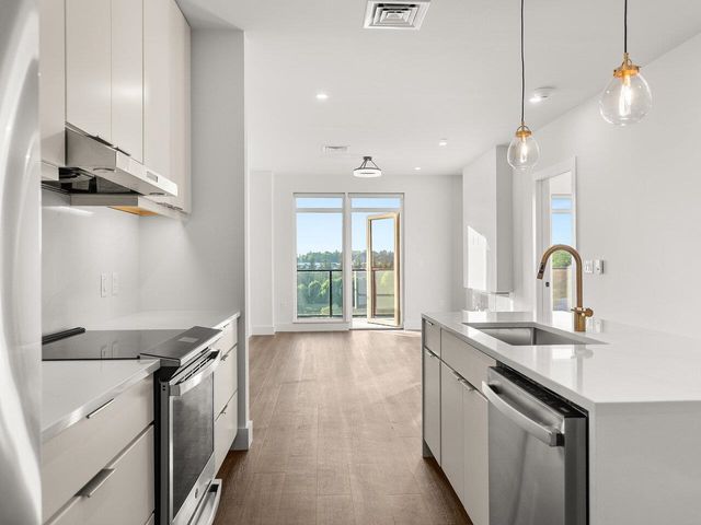 125 Cambrian Way Unit 611, Burlington, VT 05401