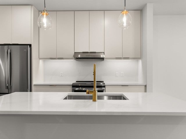 125 Cambrian Way Unit 611, Burlington, VT 05401