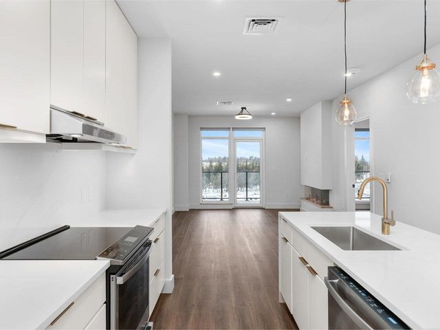 125 Cambrian Way Unit 611, Burlington, VT 05401