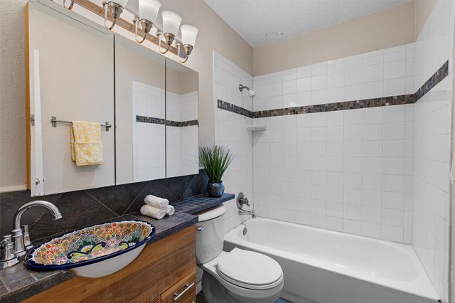 6718 Silvermine DR 702, Austin, TX 78736