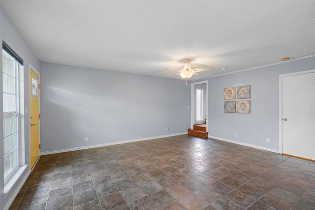 6718 Silvermine DR 702, Austin, TX 78736