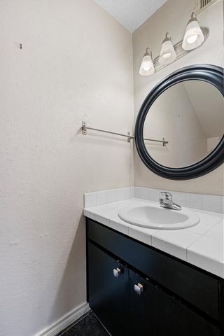 6718 Silvermine DR 702, Austin, TX 78736