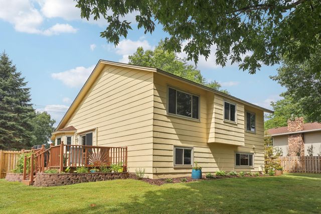 5860 Hodgson Road, Shoreview, MN 55126