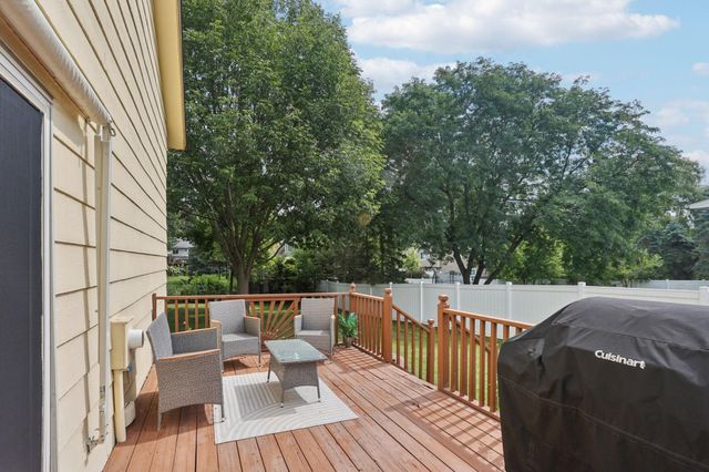 5860 Hodgson Road, Shoreview, MN 55126