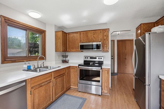 5860 Hodgson Road, Shoreview, MN 55126