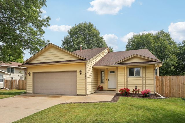 5860 Hodgson Road, Shoreview, MN 55126