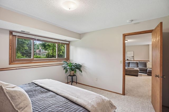 5860 Hodgson Road, Shoreview, MN 55126