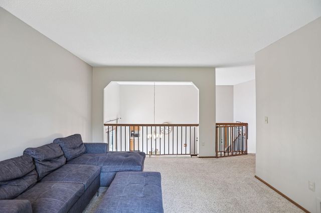 5860 Hodgson Road, Shoreview, MN 55126