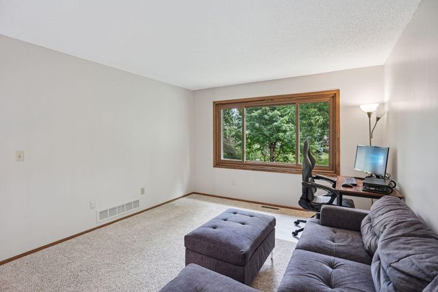 5860 Hodgson Road, Shoreview, MN 55126