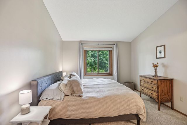 5860 Hodgson Road, Shoreview, MN 55126