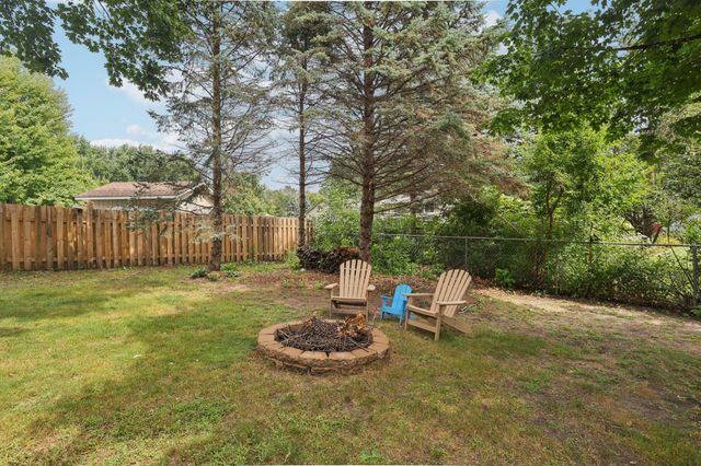 5860 Hodgson Road, Shoreview, MN 55126