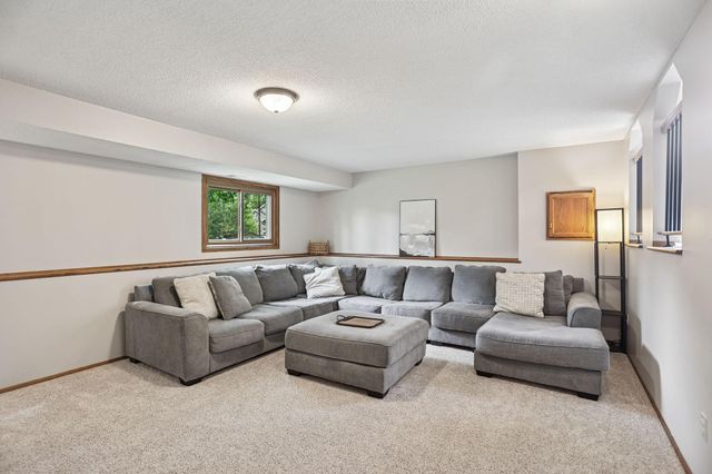 5860 Hodgson Road, Shoreview, MN 55126