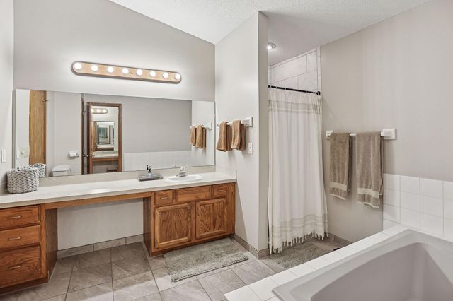 5860 Hodgson Road, Shoreview, MN 55126