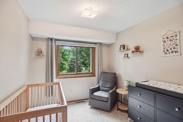 5860 Hodgson Road, Shoreview, MN 55126